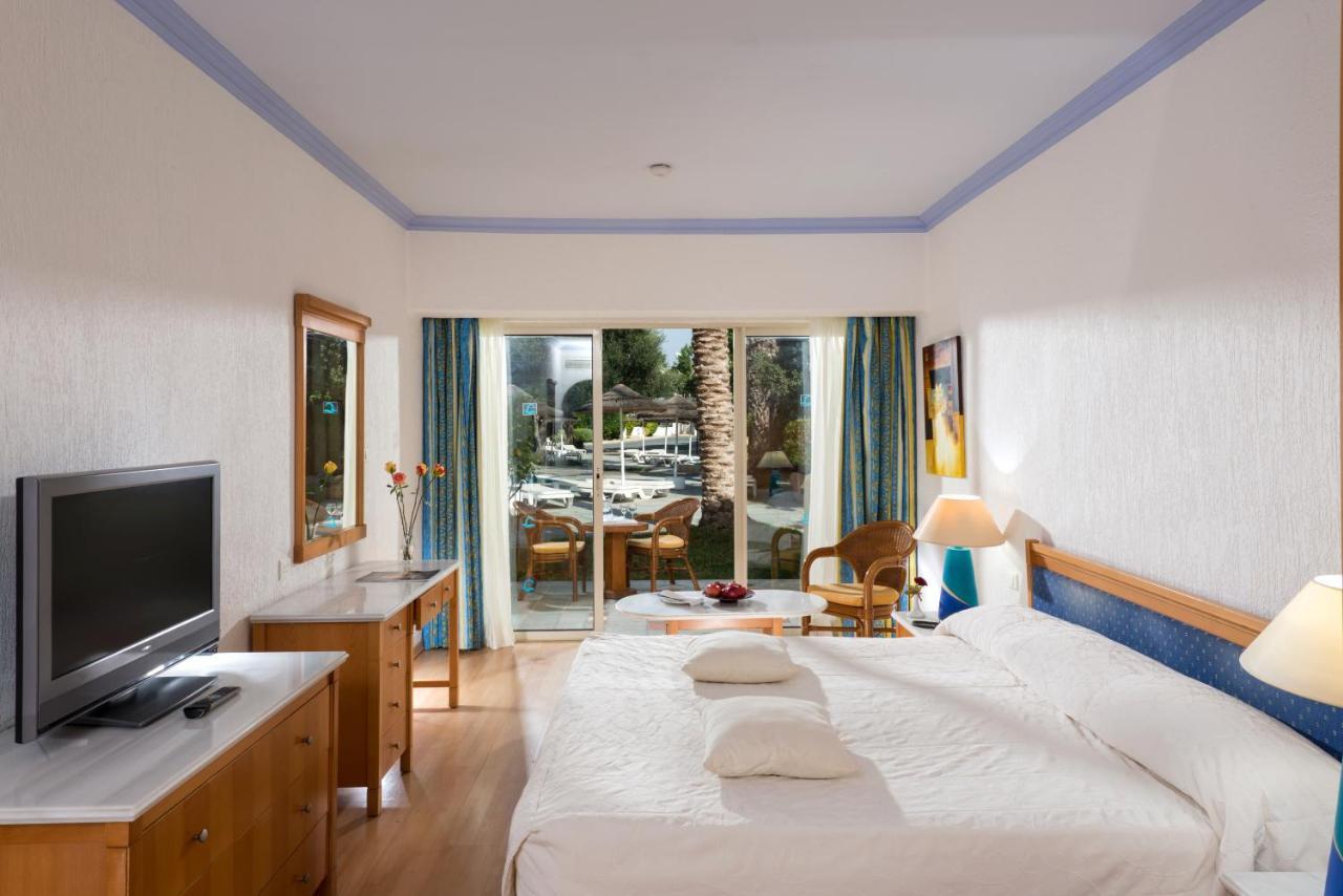 Appartamento Resitour - Paphos Gardens Esterno foto