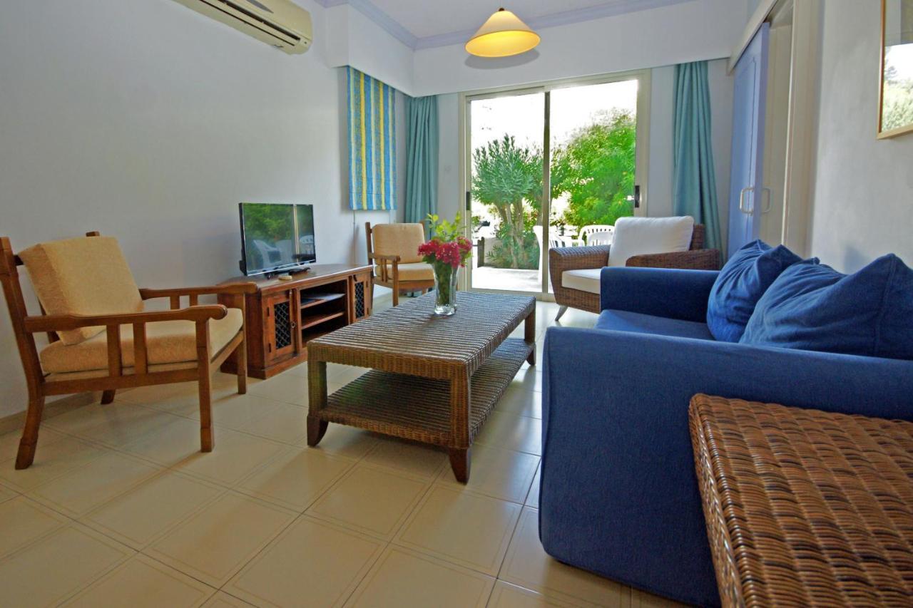 Appartamento Resitour - Paphos Gardens Esterno foto